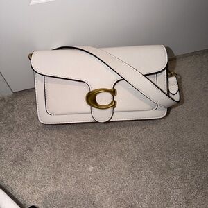 Elegant White Leather Shoulder Bag